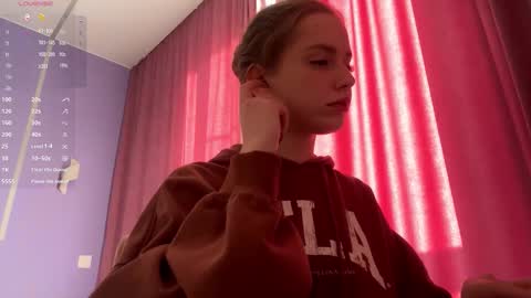 Lina online show from November 2025 07:51:01 AM