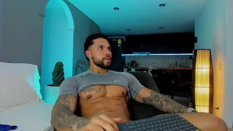 joe_esthetic online show from February 2025 01:41:02 AM