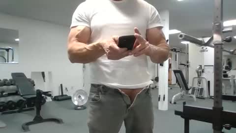 joe_smith5679 online show from April 2026 08:10:01 PM