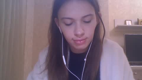 Jennifer online show from October 2025 04:30:02 PM