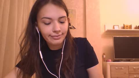 Jennifer online show from November 2025 05:24:02 PM