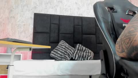     online show from December 2024 07:42:01 AM