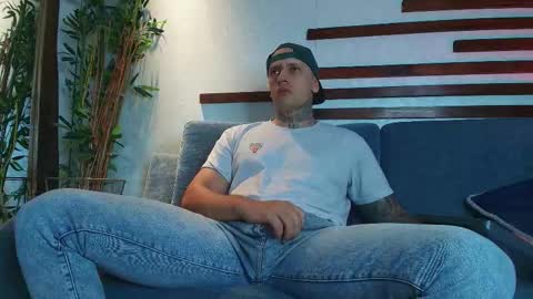     online show from November 2025 03:05:01 AM