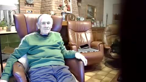 Snapshot of johan7_heet chatting on December 2024 04:21:02 PM johan7 heet online show from December 2024 04:21:02 PM