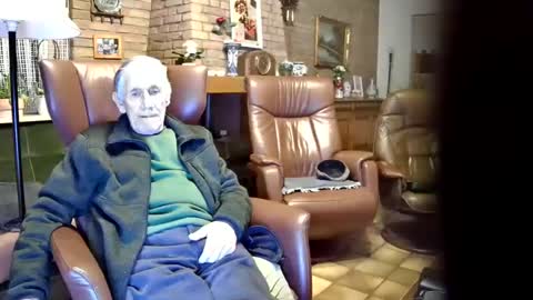 Snapshot of johan7_heet chatting on December 2024 05:00:01 PM johan7 heet online show from December 2024 05:00:01 PM