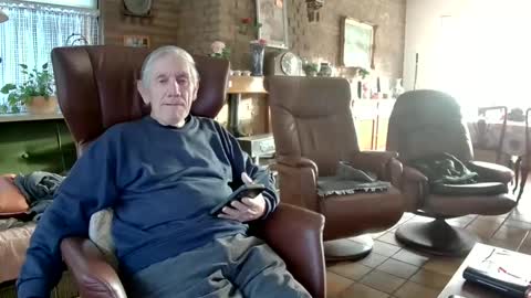 Snapshot of johan7_heet chatting on December 2024 01:45:02 PM johan7 heet online show from December 2024 01:45:02 PM