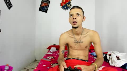 johan_and_antonella online show from January 2025 09:29:01 PM