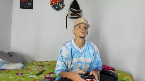 johan_and_antonella online show from January 2026 09:51:01 PM