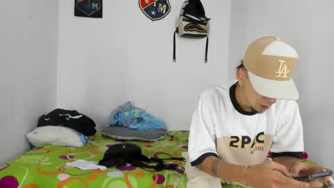 Snapshot of johan_and_antonella chatting on January 2026 01:09:02 AM johan_and_antonella online show from January 2026 01:09:02 AM