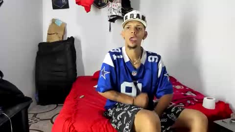 Snapshot of johan_and_antonella chatting on March 2026 11:05:02 AM johan_and_antonella online show from March 2026 11:05:02 AM