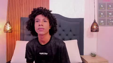 Snapshot of johan_gz_ chatting on June 2026 01:02:01 PM Johan online show from June 2026 01:02:01 PM