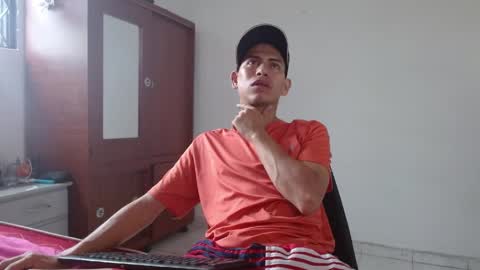 Snapshot of johan_kitten chatting on May 2026 12:44:01 PM johan online show from May 2026 12:44:01 PM