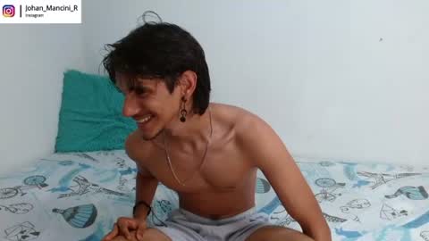 Snapshot of johan_mancini_r chatting on July 2026 04:32:02 PM johan_mancini_r online show from July 2026 04:32:02 PM