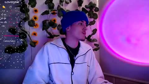 johan_parker222 online show from September 2025 09:42:01 PM