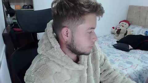 JOHAN independient model online show from December 2024 01:36:02 PM