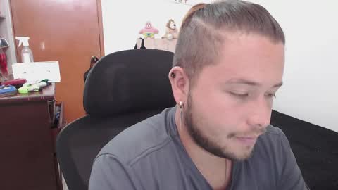 Snapshot of johanleonsweetboy chatting on May 2026 02:46:02 PM JOHAN independient model online show from May 2026 02:46:02 PM