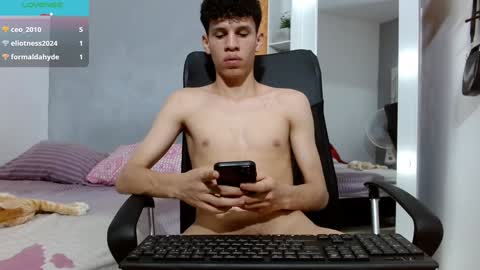 john_ssnow29 online show from January 2025 12:33:01 AM