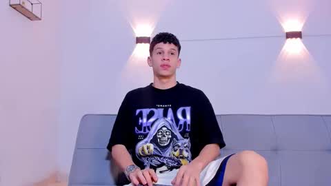 john_ssnow29 online show from November 2025 08:36:02 AM