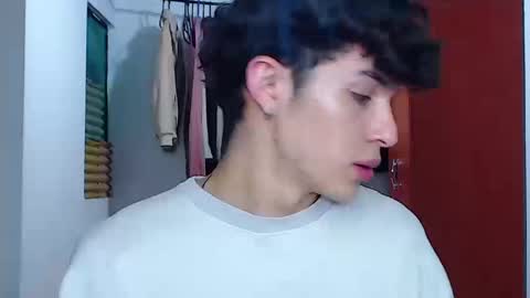 John Vichenso online show from September 2025 09:50:01 PM