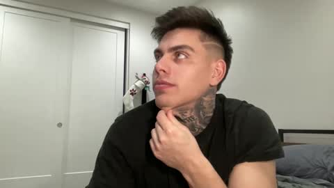 Snapshot of johnafterdark chatting on December 2024 02:18:01 AM JAXX online show from December 2024 02:18:01 AM