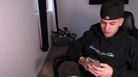 Snapshot of johnafterdark chatting on February 2026 12:42:01 AM JAXX online show from February 2026 12:42:01 AM