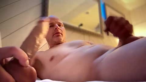 bisexual King  online show from December 2025 08:43:01 AM