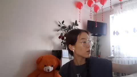 Molly online show from November 2025 08:49:02 AM