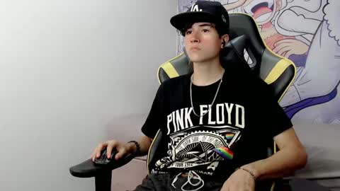 johnny_cagee online show from January 2025 04:17:01 AM