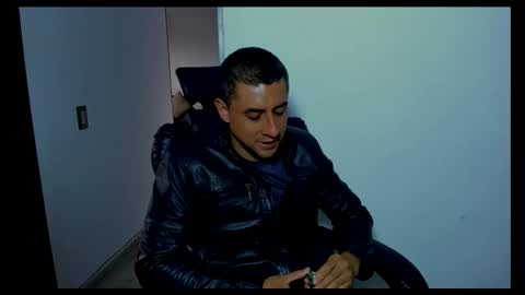 Snapshot of johnny_seens1 chatting on December 2025 06:59:02 PM Johnny online show from December 2025 06:59:02 PM