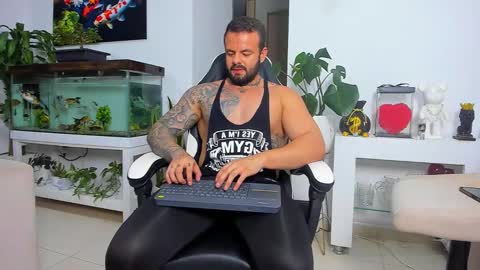 JOHNNY online show from October 2025 11:46:02 PM