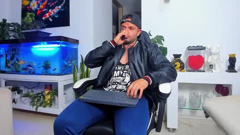 JOHNNY online show from October 2025 01:20:02 AM