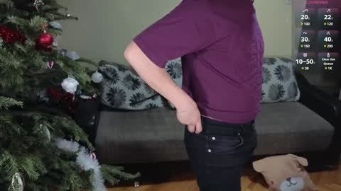 Snapshot of johnnylove21 chatting on January 2025 06:57:02 PM Johnny online show from January 2025 06:57:02 PM