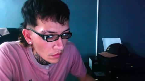 johnsonisaac94  online show from December 2024 10:32:01 PM