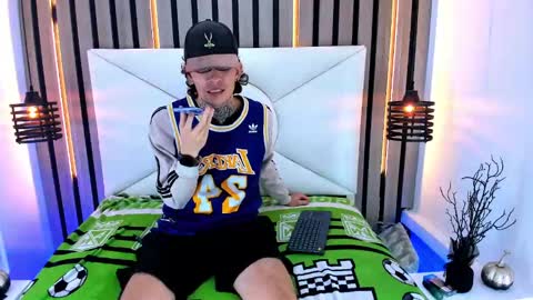 johnsonisaac94  online show from March 2025 02:14:02 AM