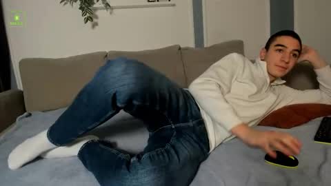 johny_travolta online show from November 2025 12:51:01 PM