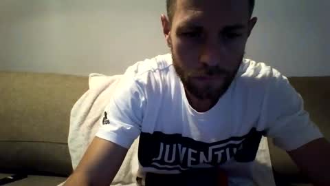 jojo19844 online show from October 2025 12:15:02 PM