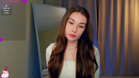 Emma online show from November 2025 05:10:01 AM