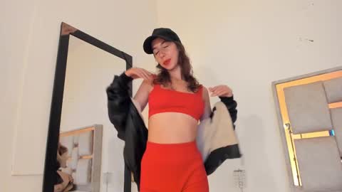 jolie_lov online show from February 2025 01:30:02 PM
