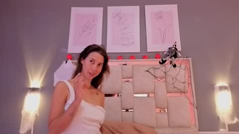 jolie_lov online show from October 2025 01:06:02 PM