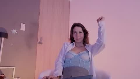 jolie_lov online show from November 2025 03:04:01 PM