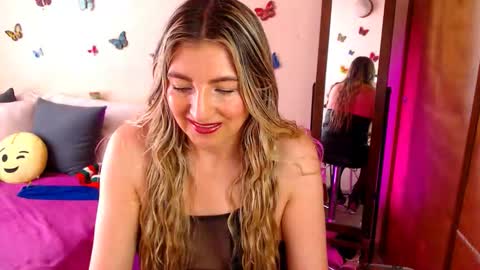 Jolie Mature online show from November 2025 07:10:01 PM