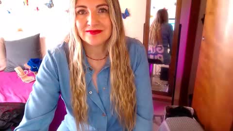 Jolie Mature online show from December 2025 08:36:02 PM