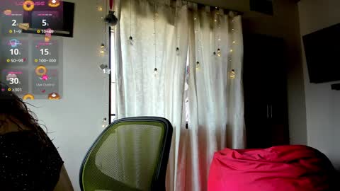 Snapshot of jolie_reyes1 chatting on January 2025 06:05:01 PM jolie_reyes1 online show from January 2025 06:05:01 PM