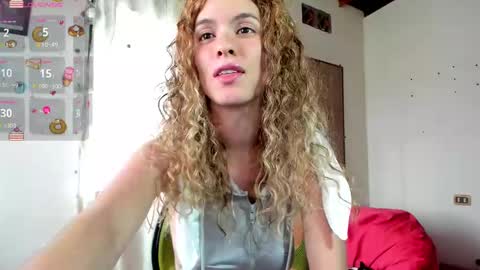 Snapshot of jolie_reyes1 chatting on February 2025 07:43:02 PM jolie_reyes1 online show from February 2025 07:43:02 PM