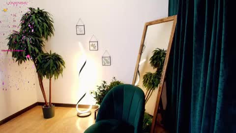 Polly  online show from February 2025 10:20:01 PM