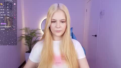 Polly  online show from December 2025 08:23:01 AM