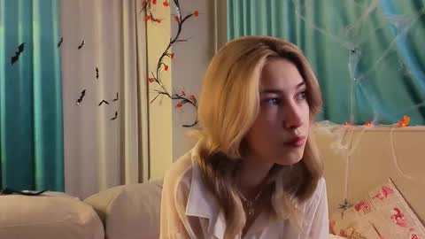 Viola online show from November 2025 11:01:02 AM