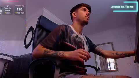 Snapshot of jonahshaw chatting on September 2025 04:25:02 AM JonahShaw online show from September 2025 04:25:02 AM