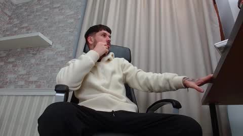 Snapshot of jonahshaw chatting on October 2025 04:12:01 AM JonahShaw online show from October 2025 04:12:01 AM