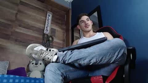 jonathancast08 online show from September 2025 09:05:01 PM